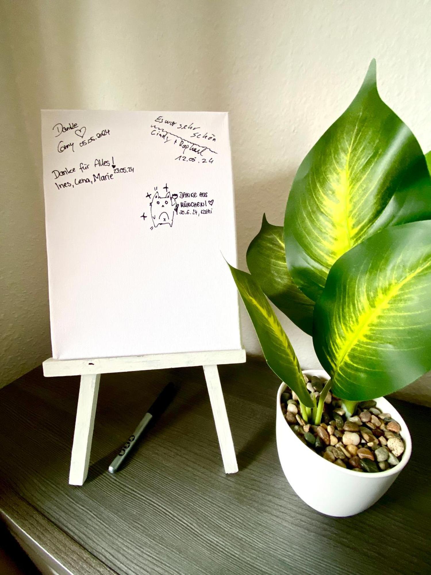 Schoelerberg Apartment Mit Tiefgaragenparkplatz Und Kingsize-Bett ออสนาบรึค ภายนอก รูปภาพ